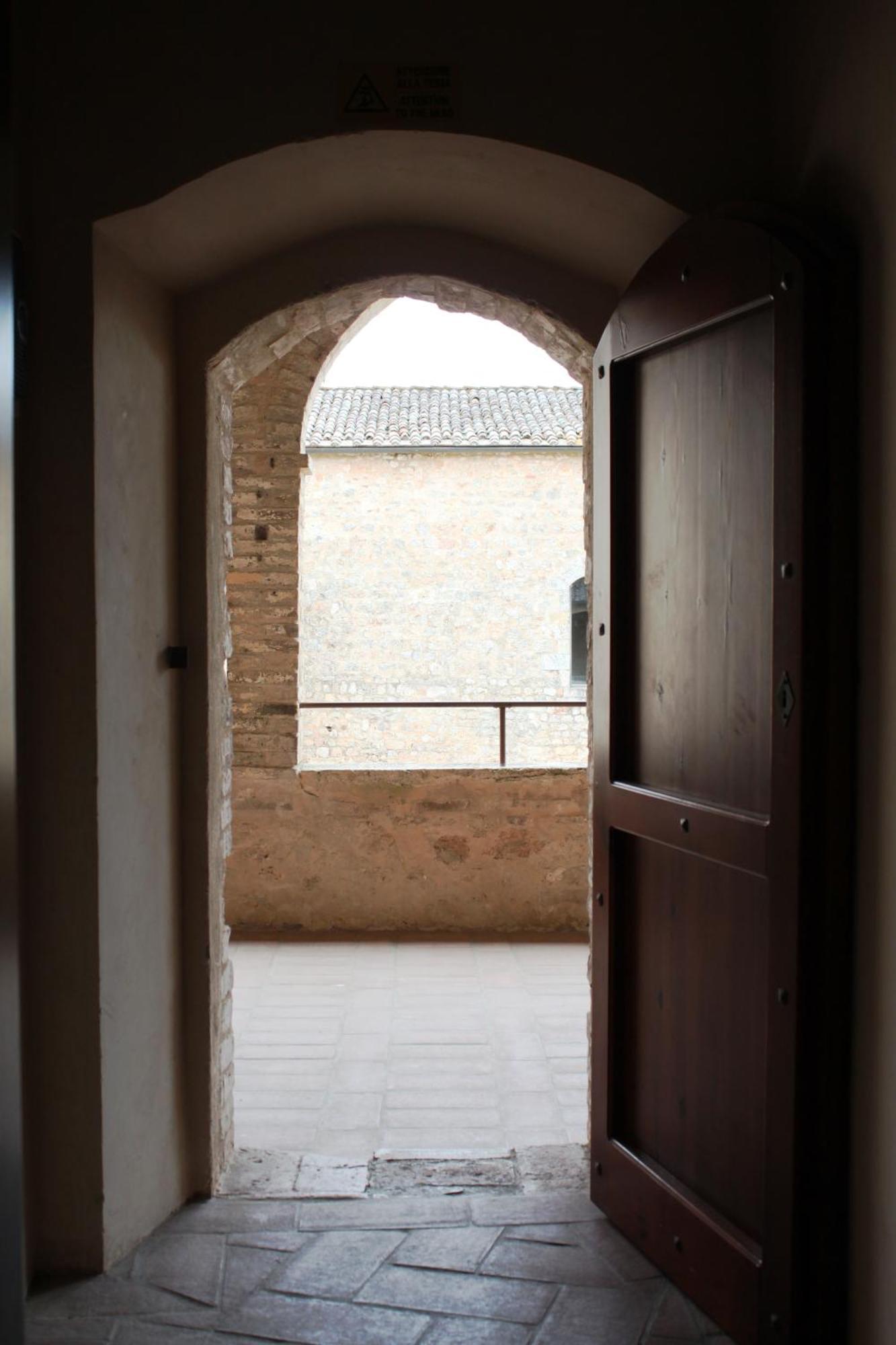 Ostello Contessa Ava Dei Lambardi Monteriggioni Exterior foto